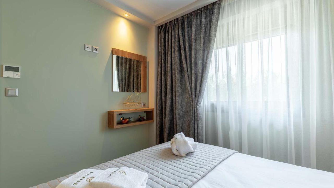 Estelle Family Luxury Apartments & Suites Геракіні Екстер'єр фото