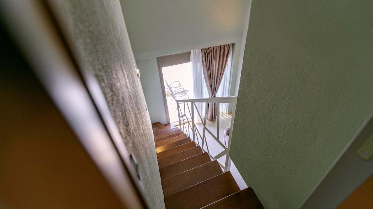 Estelle Family Luxury Apartments & Suites Геракіні Екстер'єр фото